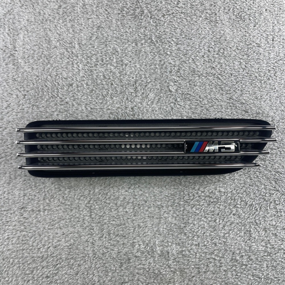 BMW Fender Vent Grille Silver/Black M3 Side Gille E46 Right Side Chrome 00-06